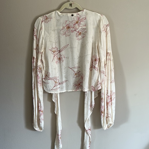 Billabong floral wrap long sleeve top - Picture 3 of 5